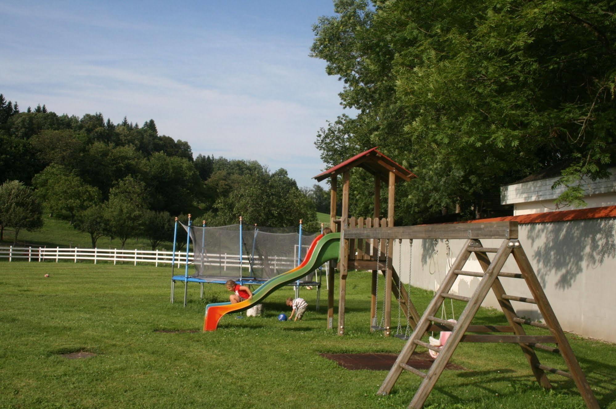 Gut Drasing Hotel Krumpendorf Exterior photo